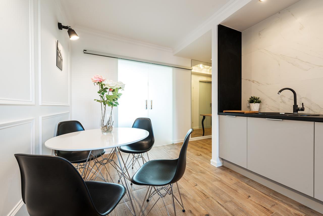ורשה P&O Apartments Emilii Plater מראה חיצוני תמונה